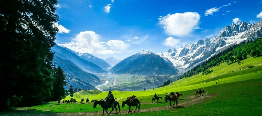 "Kashmir tour package Lahore - Travelstation"